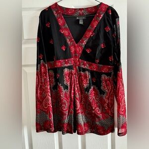 Ladies,red and black floral silk V-neck top by international concepts size XL
